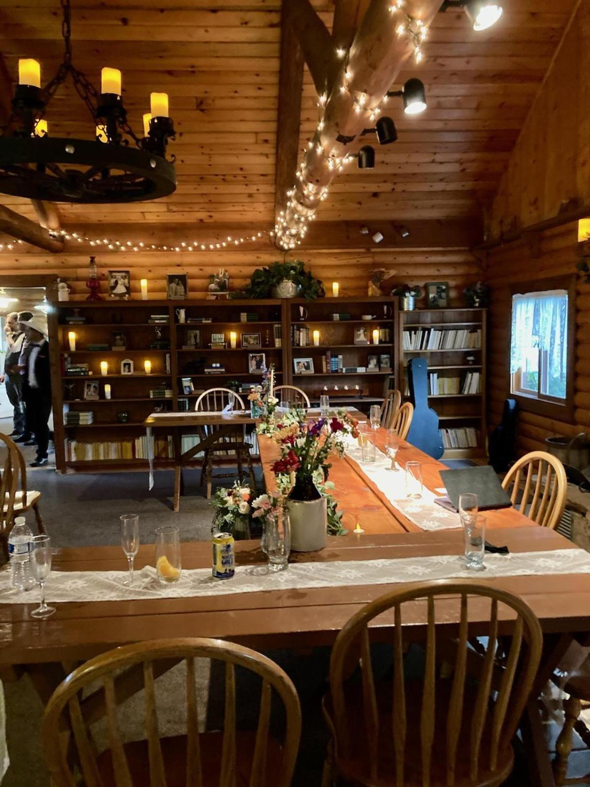 Отель Grassy Mountain Ranch White Sulphur Springs Экстерьер фото